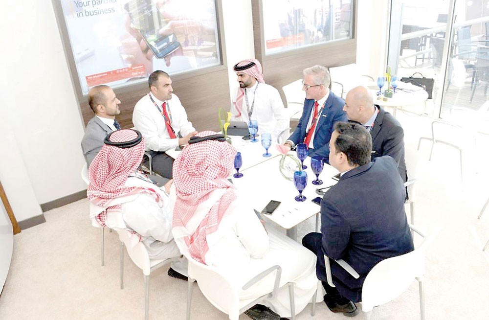 “البحرين الوطني” في معرض الطيران