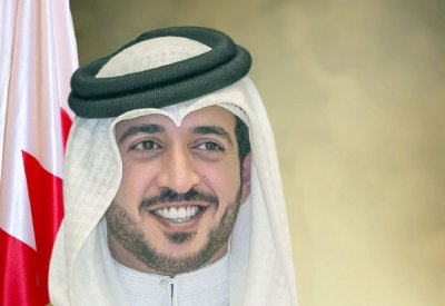 خالد بن حمد: البحرينية عنصر رئيس في النهضة والتقدم