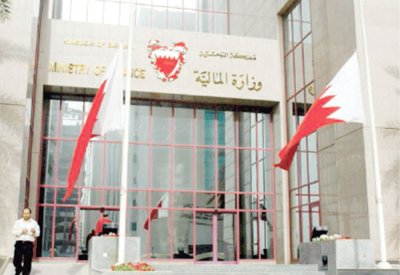 لا “مضافة” على بيع العقارات والمحروقات