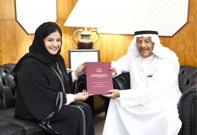 الصالح لموظفيه: استمروا بالبحث العلمي