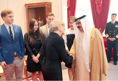 العاهل يشيد بإسهامات الأدميرال ستيرني في تعزيز العلاقات