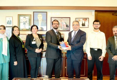 “العاصمة” تقدم منحة لخريجي العلوم التطبيقية