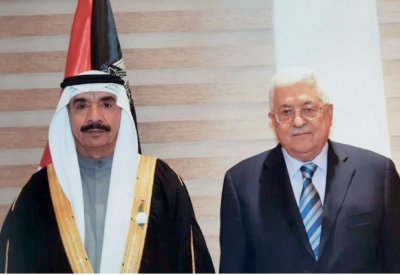 عباس تسلم أوراق سفير البحرين