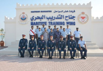 قائد خفر السواحل يفتتح دورة قادة الزوارق