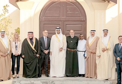 عيسى بن سلمان يستقبل رؤساء الكنائس بمناسبة أعياد الميلاد
