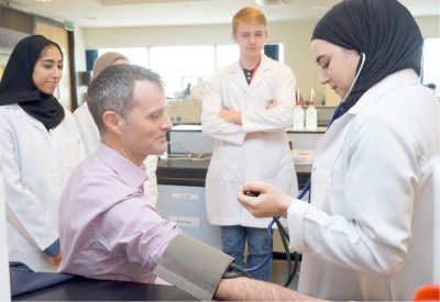 “الجراحين” تستقبل “أطباء المستقبل”