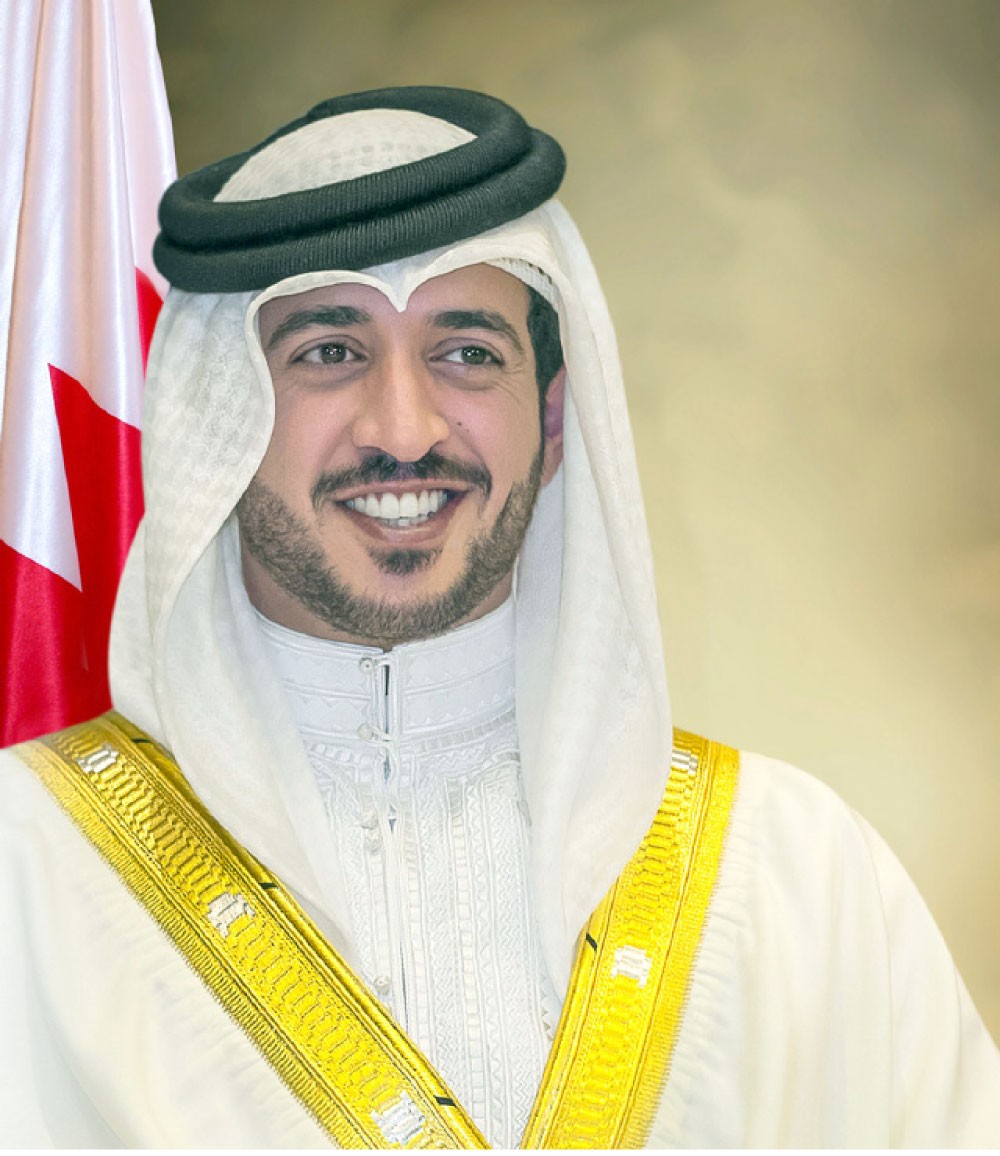 خالد بن حمد: البحرينية عنصر رئيس في النهضة والتقدم