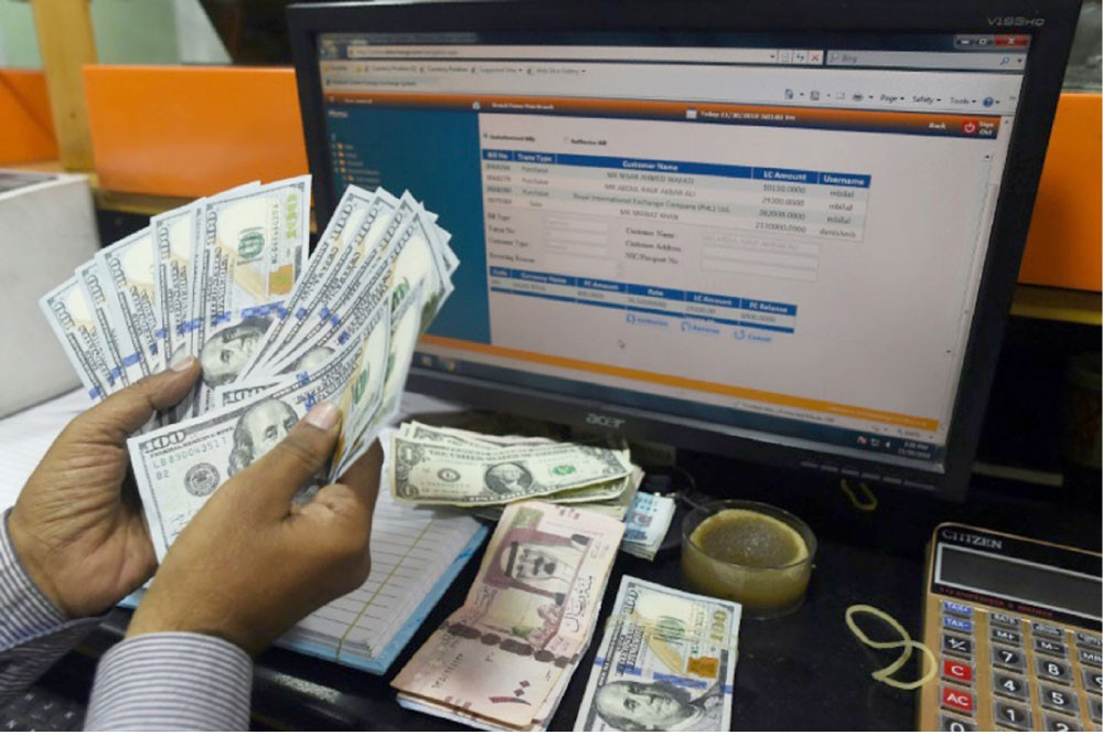 أوروبا تسعى لخفض هيمنة الدولار