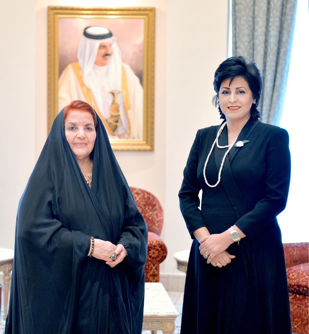 قرينة العاهل تشيد بمنح جائزة التميز لمنى الهاشمي