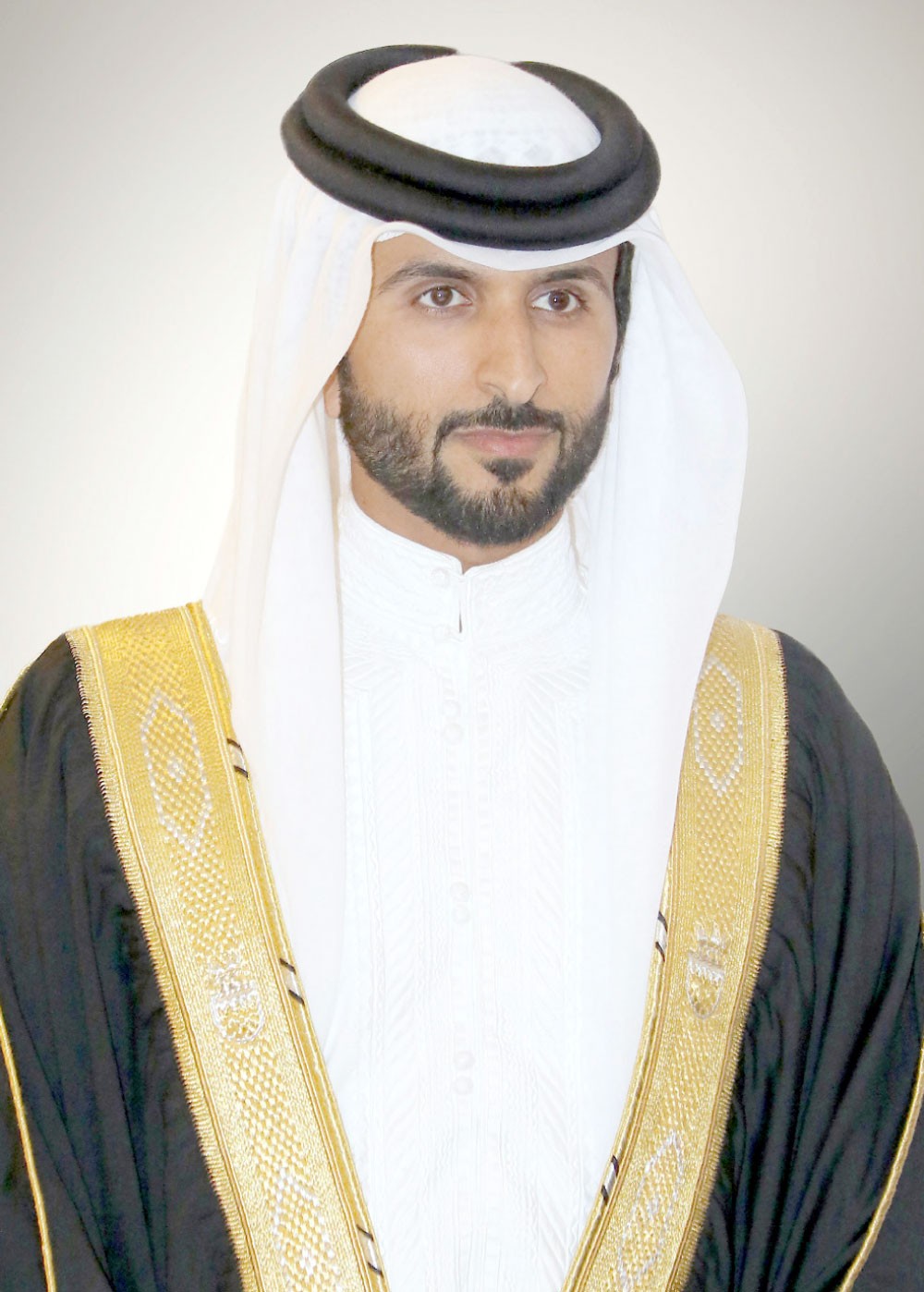 ناصر بن حمد: نعيش في خضم العرس الديمقراطي