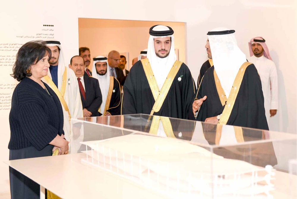 عيسى بن سلمان: تشجيع الاستثمار في القطاع