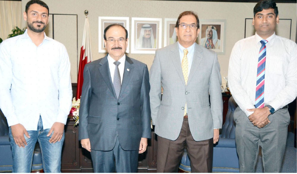 ميرزا يشيد بابتكارات الطاقة المتجددة