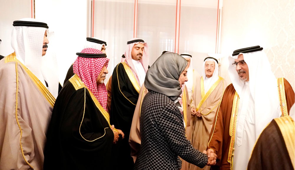 نائب جلالة الملك يرحب برواد مجلسه الأسبوعي