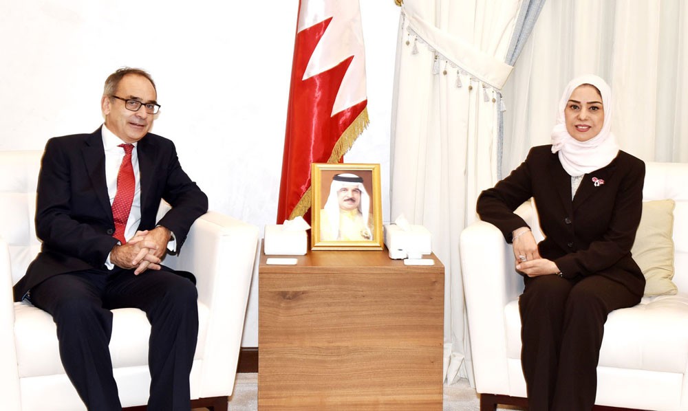 السفير البريطاني أول دبلوماسي تلتقيه زينل
