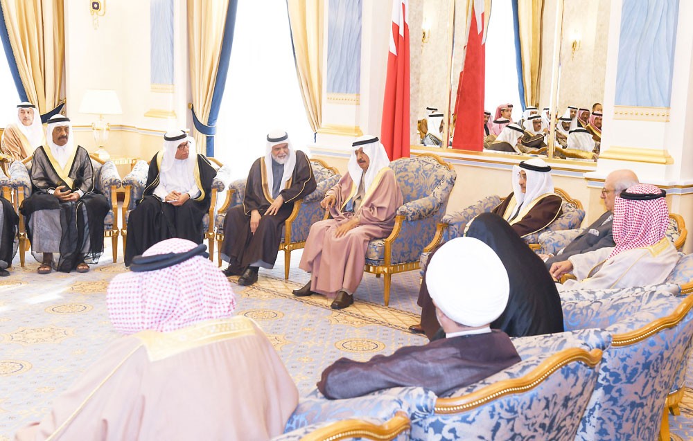 سمو رئيس الوزراء : يجب أن يكون الإعلام ناقلا صادقا لأخلاق الشعب الحميدة