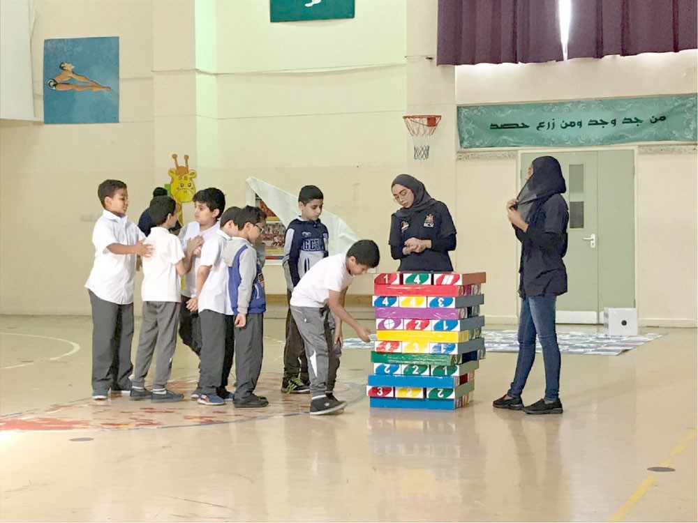 البحرين الطبية توعّي المدارس بالسكري