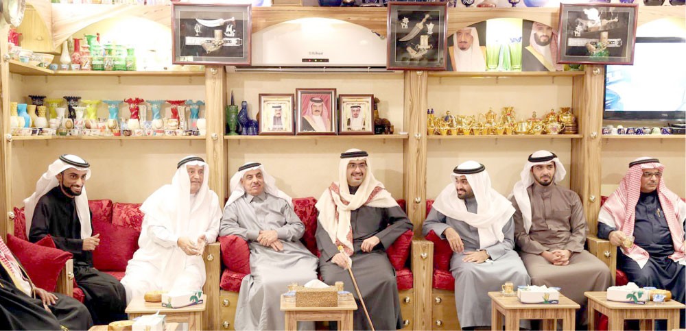 سمو محافظ الجنوبية يزور مجالس أعيان الرفاع