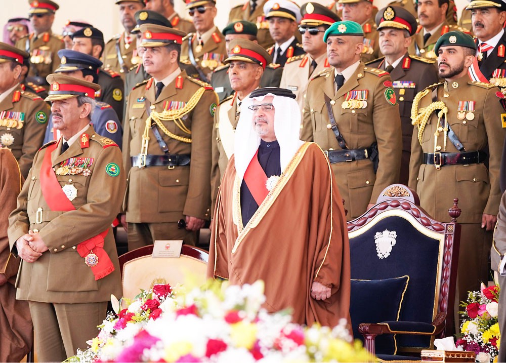 رفد “الدفاع” بضباط على درجة عالية من الكفاءة