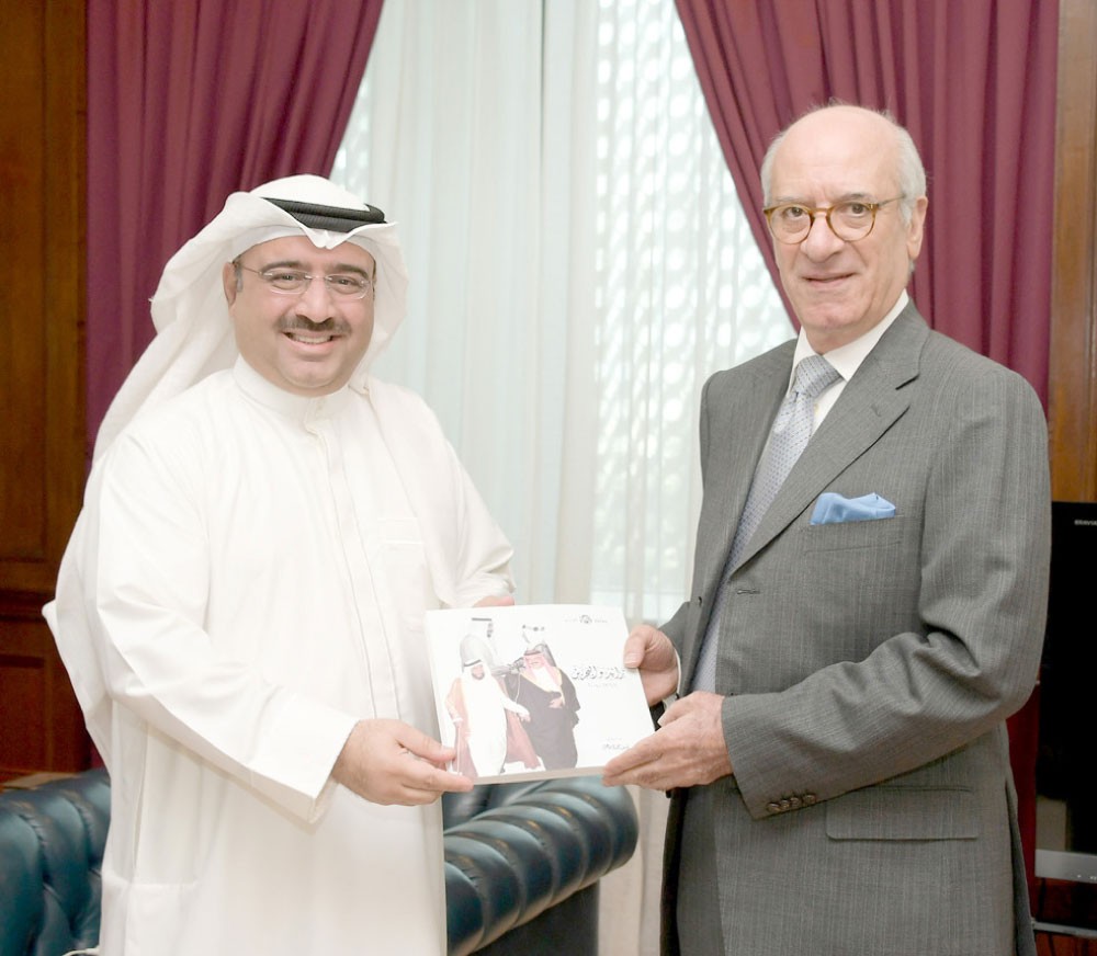 المطوع يتسلم “زايد والبحرين”