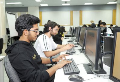 اختبار التوجيه لطلبة الثانوية في “بوليتكنك”
