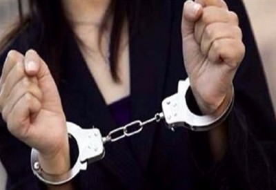 الحبس سنة لخادمتين وترحيلهما