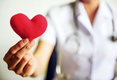 الممرضة القديرة فاطمة جابر .. مثال الطيبة والأخلاق الحميدة