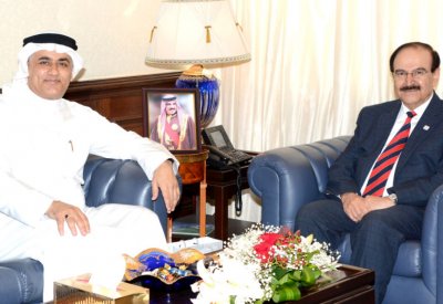 ميرزا يستعرض خطط “الكهرباء والماء” مع الصالح