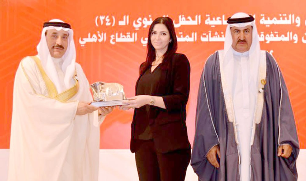 “العمل” تكرم “إي بي إم تيرمينالز”