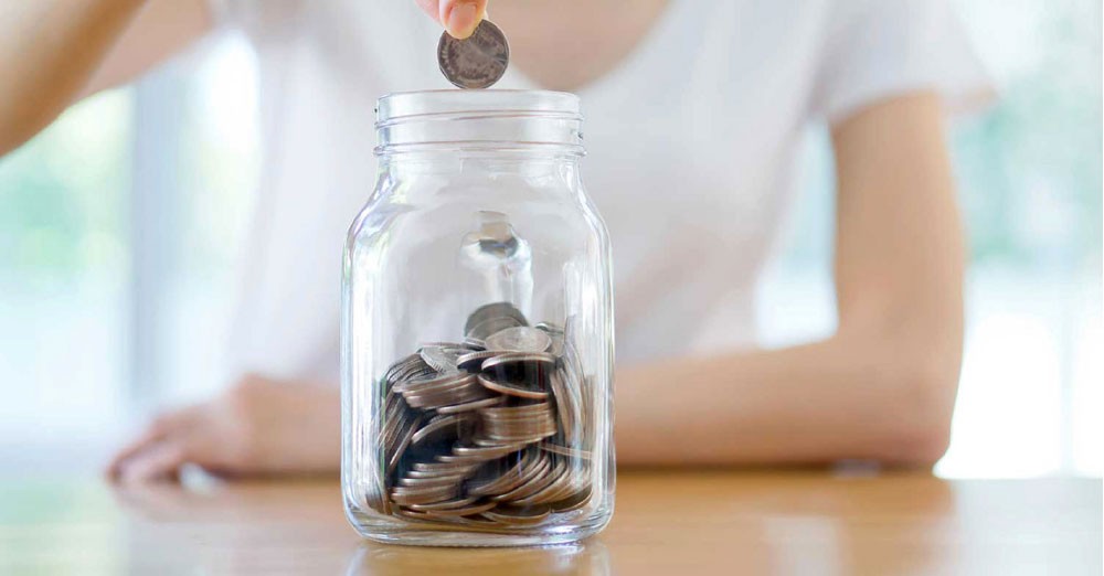 كيف توفر من راتبك الشهري مع زوجتك؟