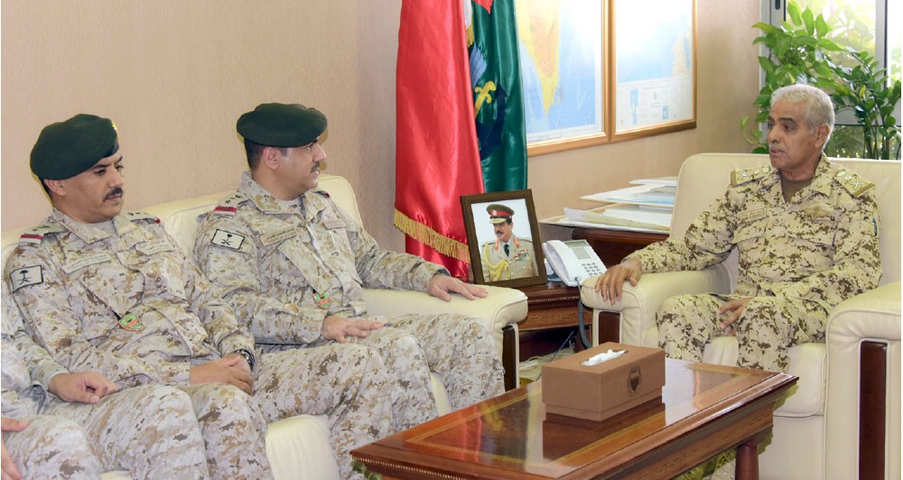 رئيس الأركان يشيد بعمق العلاقات مع السعودية