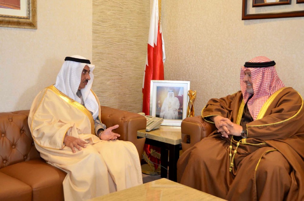 وزير العدل يشيد بالعلاقات مع السعودية