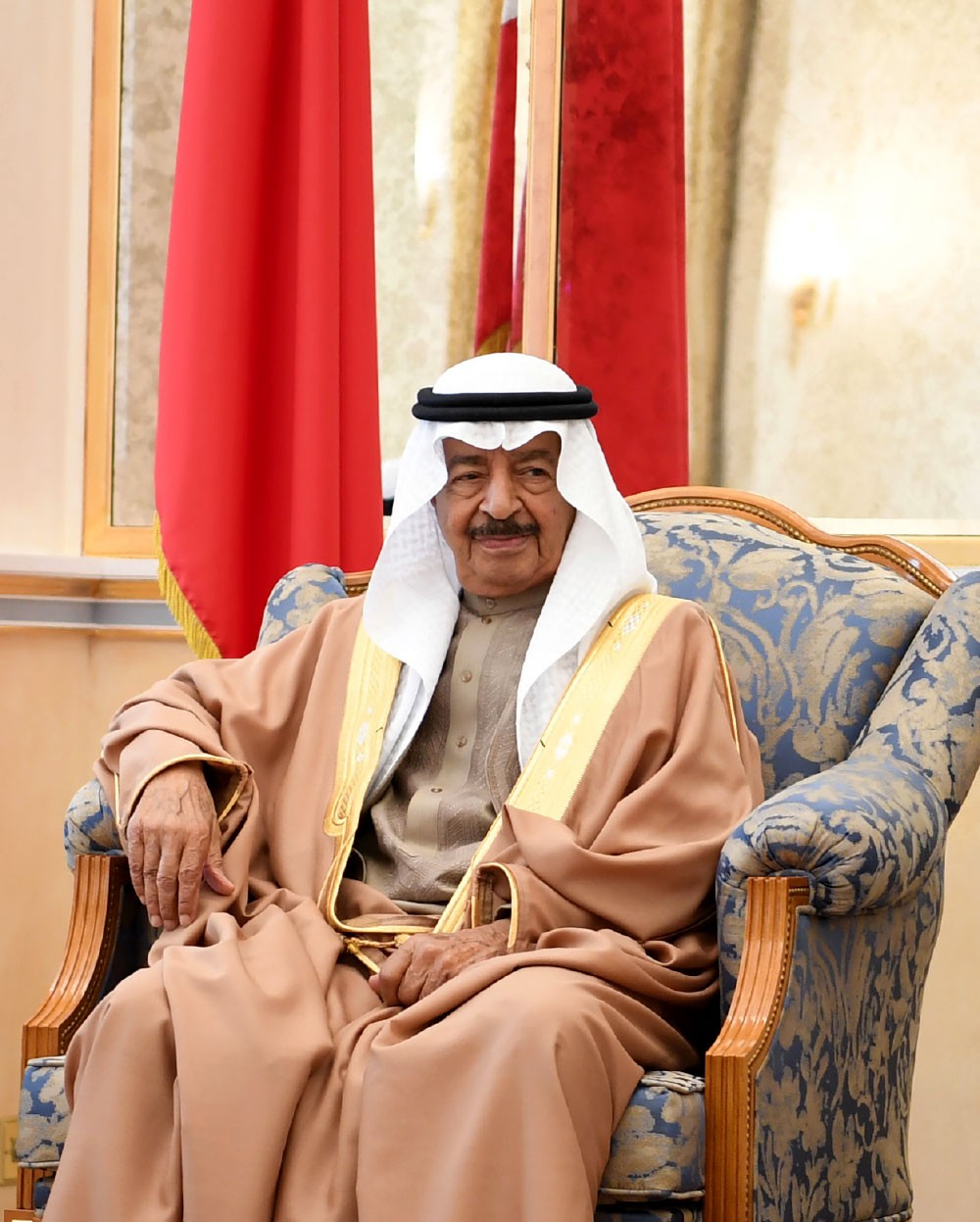 الأمير خليفة بن سلمان يملك حنكة سياسية وخبرة إدارية طويلة 