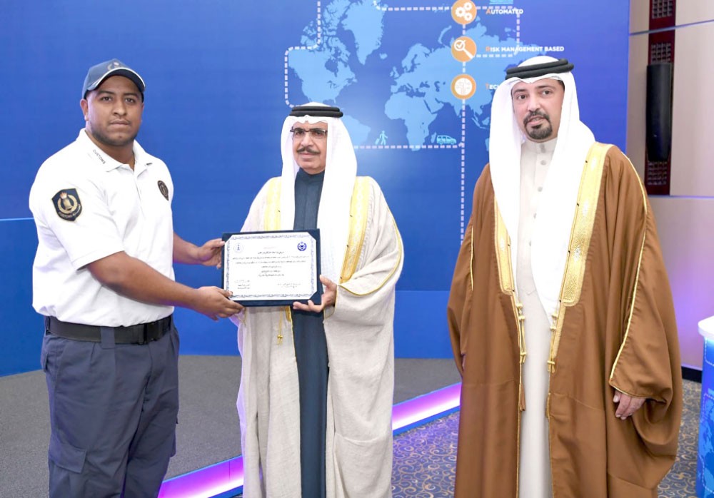 وزير الداخلية: الجمارك خط أمني رئيس