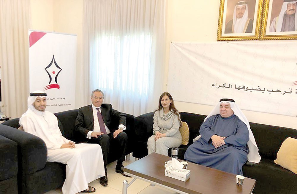 بحث التعاون بين “الصحفيين” و“معهد السلام”