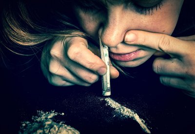 البراءة لمتهم ببيع الهيروين سبق وأدين بالـ “المؤبد”