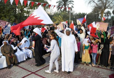 أهالي المحرق يحتفلون ب“خليفة المجد”