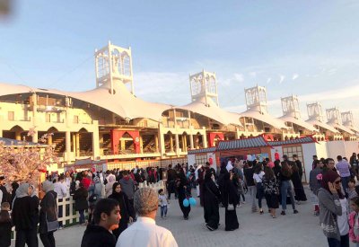 القرية اليابانية تستقطب نحو 18 ألف زائر في أول يومين 