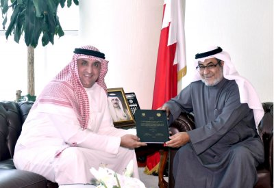 أطروحات لتطوير العمل الإداري والكوادر البشرية