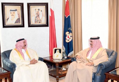 وزير الداخلية يلتقي محمد بن عطية الله