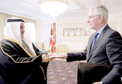 وزير الخارجية يتسلم أوراق 4 سفراء
