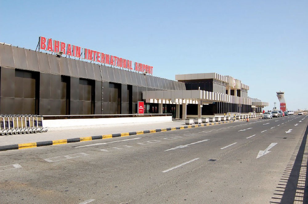 غلق الطريق بين دواري المطار والمغادرين