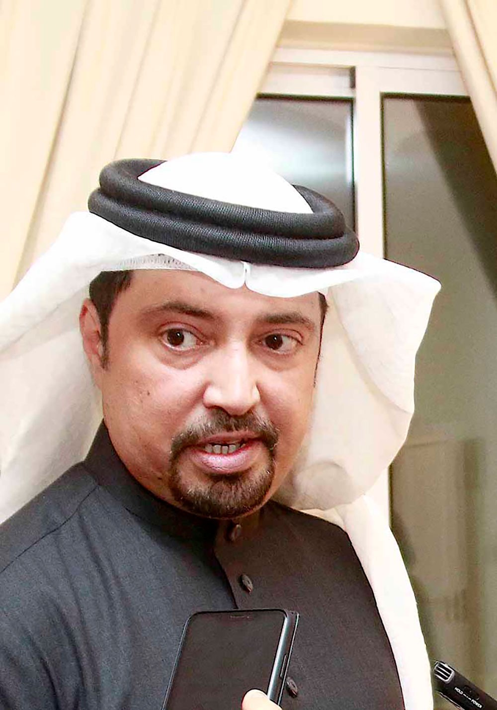 أحمد بن حمد: 9.3 مليون دينار كلفة 4 أجهزة للكشف بالأشعة في “الجمارك”