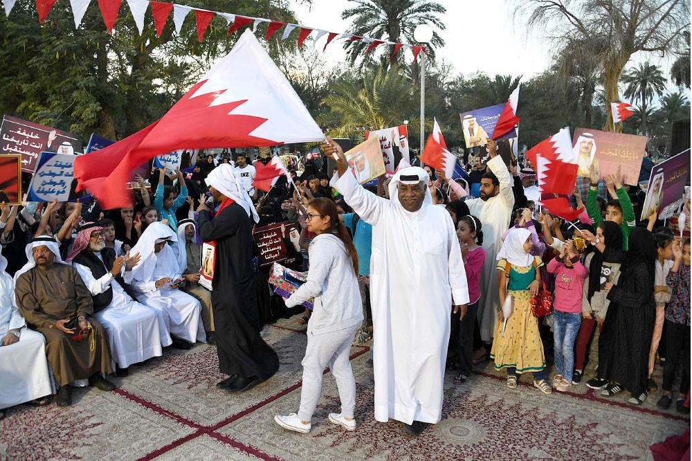أهالي المحرق يحتفلون ب“خليفة المجد”