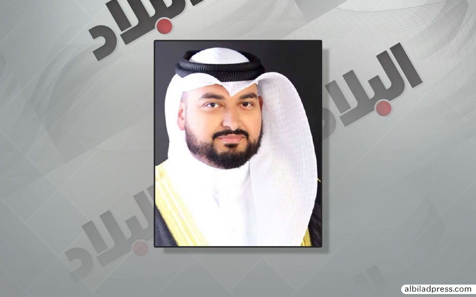 زوج يوقع لخطيبته شيكين على بياض