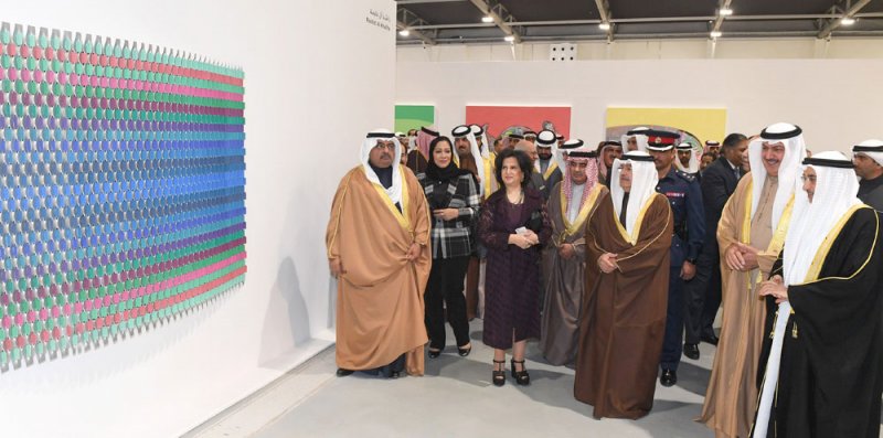 التشكيليون البحرينيون أظهروا البراعة في الفكر والمنتج الفني