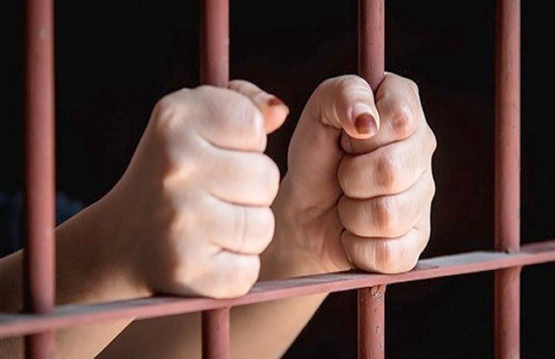 سنتان لـ “العارية الأوروبية” وتغريمها