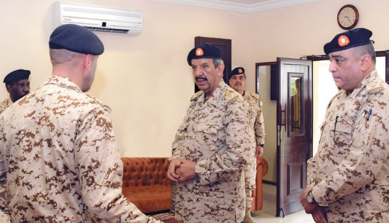 القائد العام: رجالنا قدوة في التضحية
