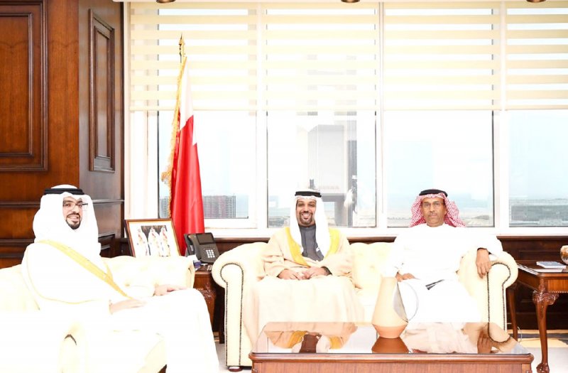 تعزيز التعاون المالي والاستثماري مع الإمارات