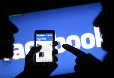 “فيسبوك” تكتشف شبكة “أخبار كاذبة” بريطانية