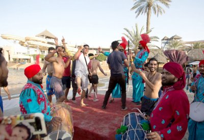 “جنة دلمون” تقيم مهرجان الألوان